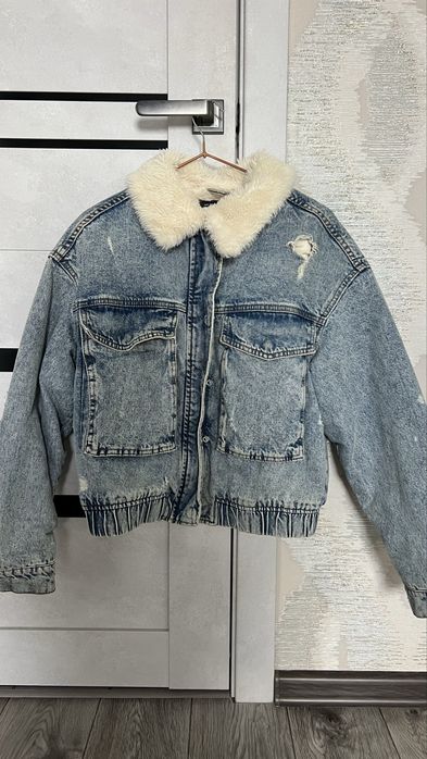 Продам теплую джинсовую куртку