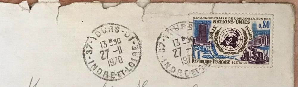 Картичка от Париж, от 1937 г., и пликове, с френски пощенски марки