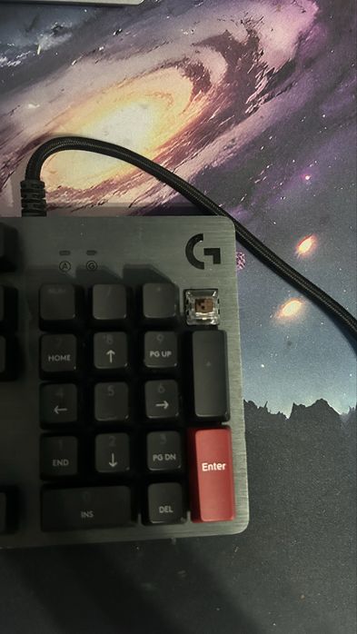 Tastatura Gaming Logitech G 513 Carbon cu swich maro