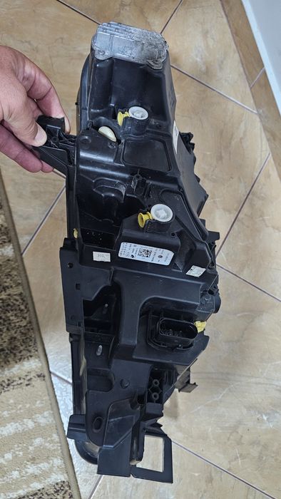 Far dreapta volkswagen id 3 cod 10B 941 036 B