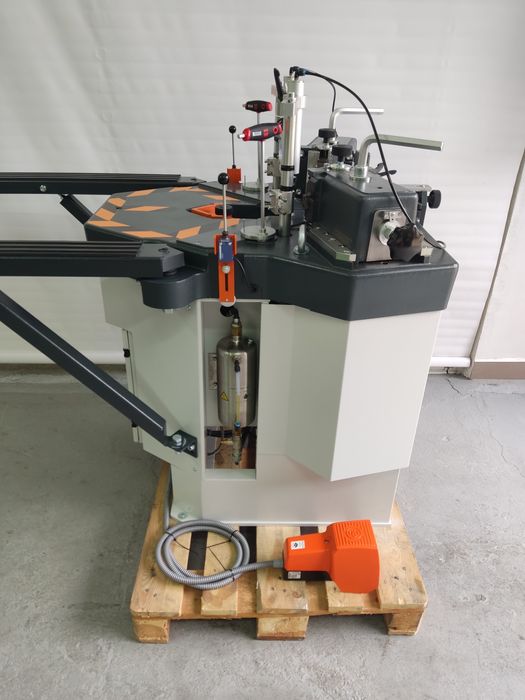 Ъглонабивна машина Elumatec EP 124 - Германия - нова.