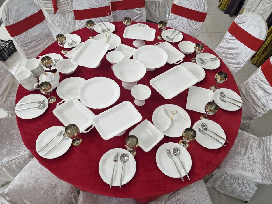 Прокат пасуда . Стол и стулья