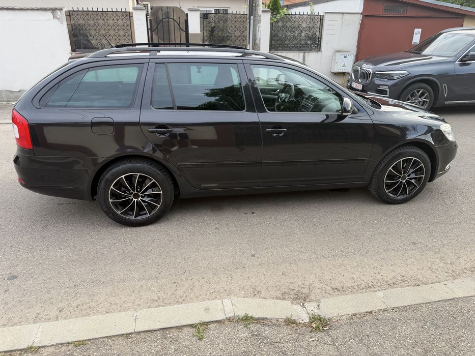 SKODA Octavia 2010 — imagine 4