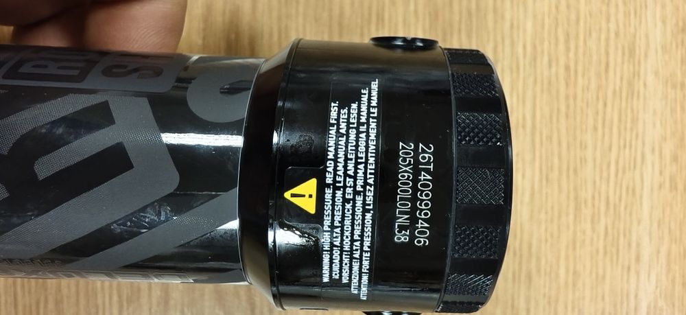 НОВ амортесьор/Шок RockShox Super Deluxe Select+ 205x60/65 Trunion