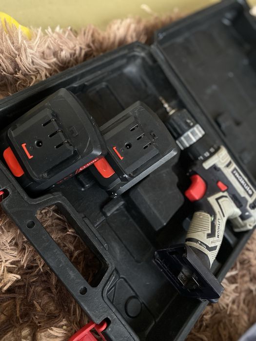 Шуруповерт акквиуляторный