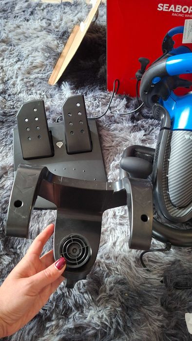 Волан и педали за игри