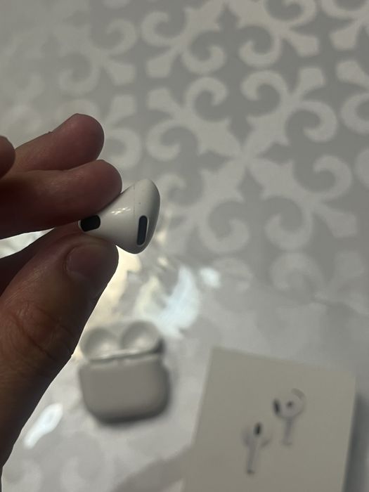 Apple Airpods 4 (anc)