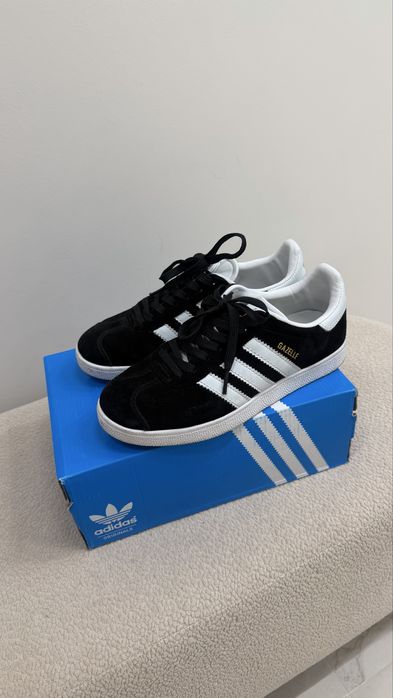 Женский Adidas gazelle