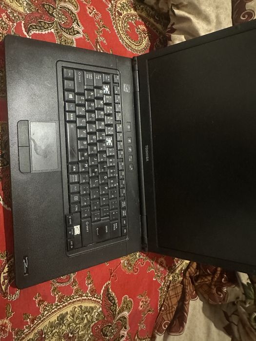 Ноутбук продается тошиба