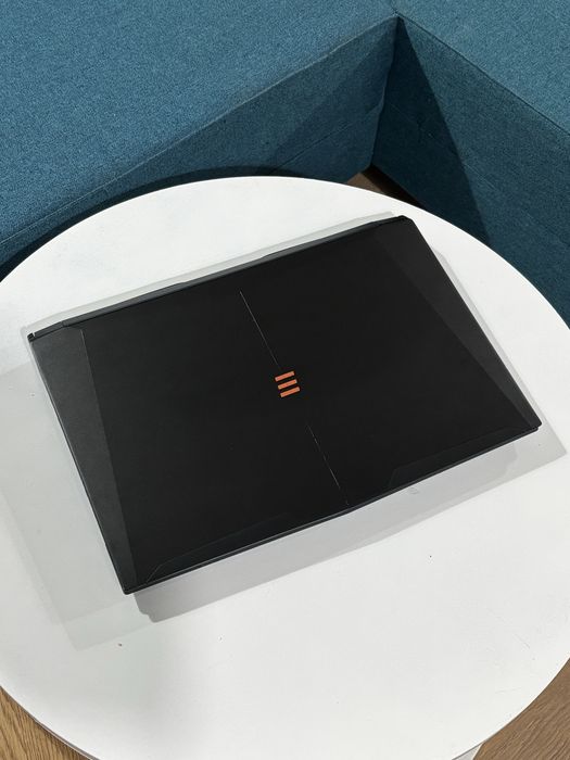 Laptop Clevo Gaming• Display 4K• i7-8750H• 16gb ram • Nvidia GTX 1050 Ti ( 4gb)