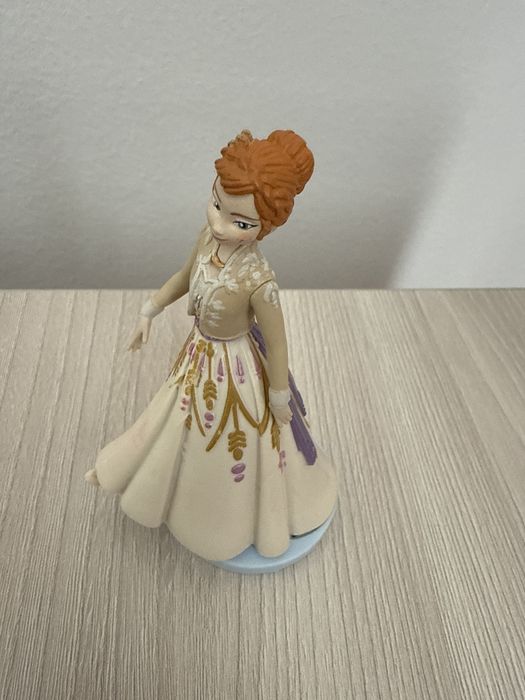 Холодное сердце фигурка Анны оригинал