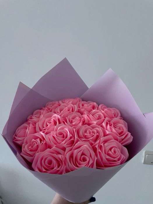 Букет из атласных роз