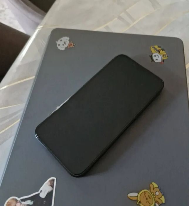 Продам Iphone 13