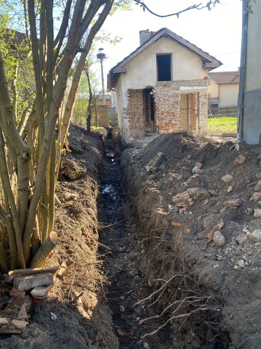 Изкопни услуги с мини багер 1.8 т, самосвал и комбиниран багер