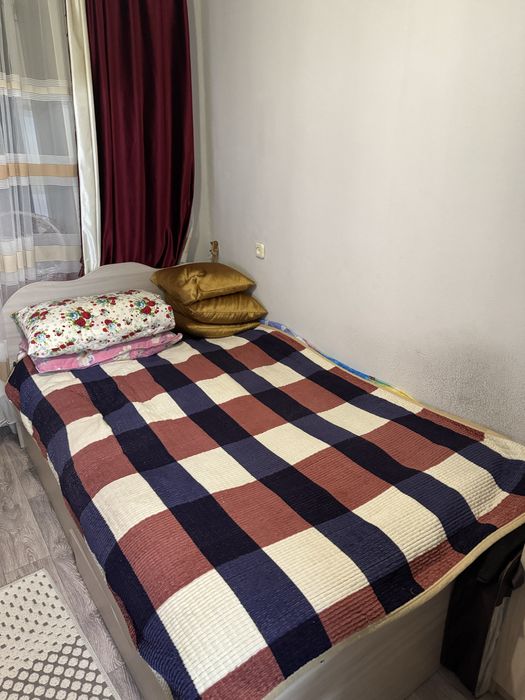 Продам кровать полуторка