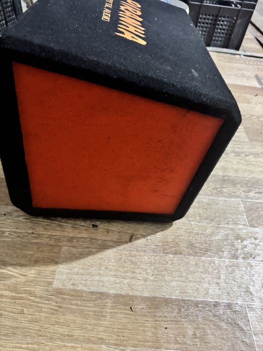 Продам сабвуфер пиранья