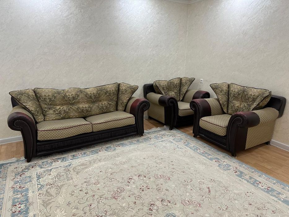 Диван в хорошем состоянии