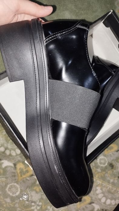 Продам новую обувь