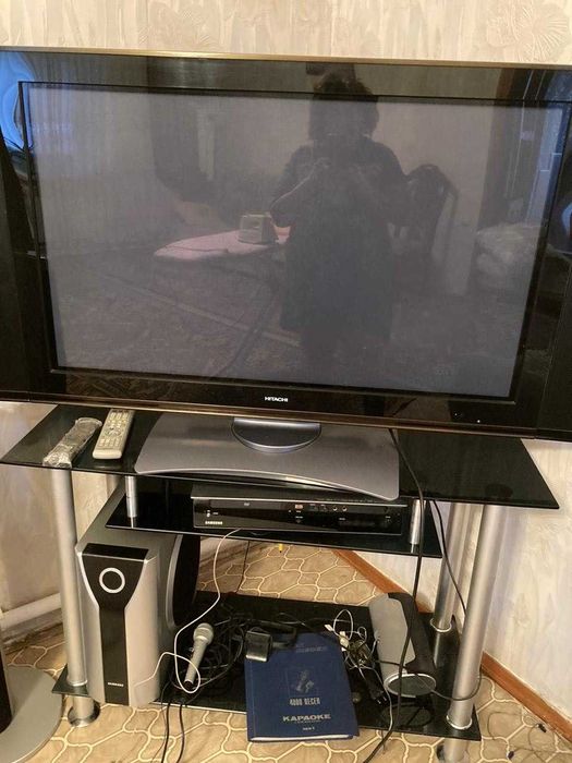 Прjдам телевизор "HITACHI" диагональ 108см