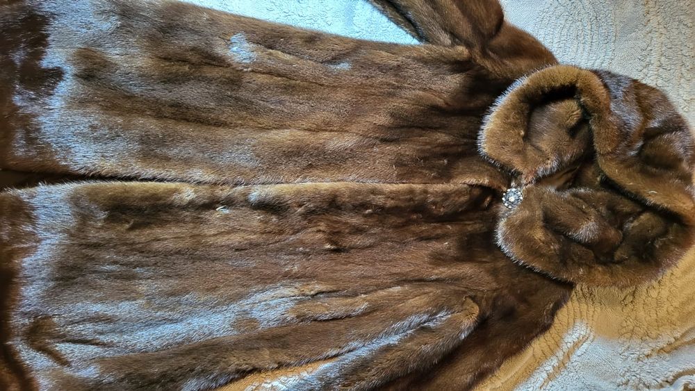 Продам норковую шубу