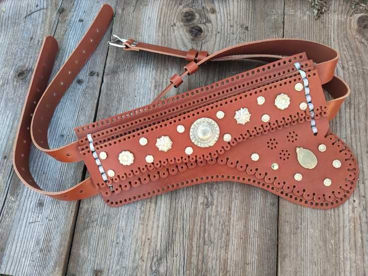 Силях ( Селах, Силяхлък ) - Хайдушки колан от телешка кожа