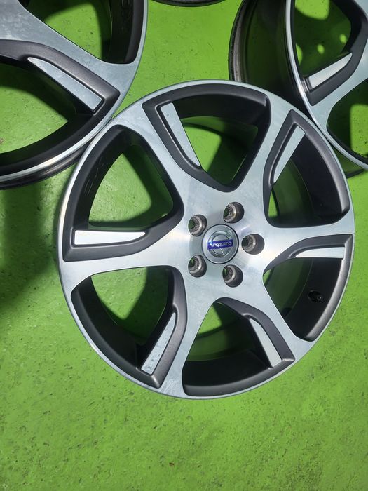 18 5x108 Volvo лети джанти 5х108 волво