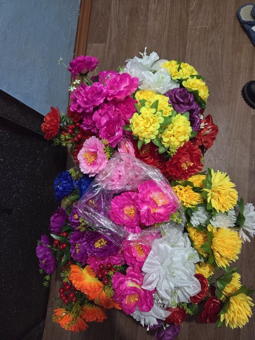 Продам искусственные цветы