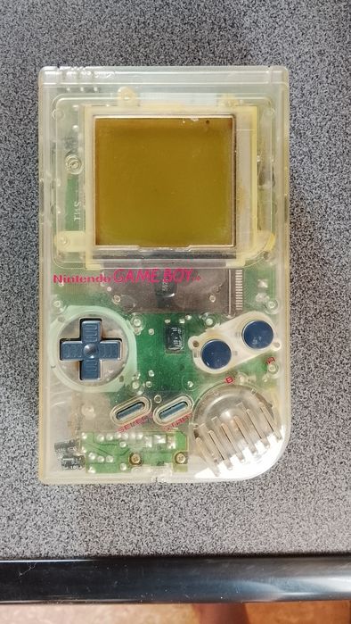 Продам игровую приставку Nintendo Game Boy,