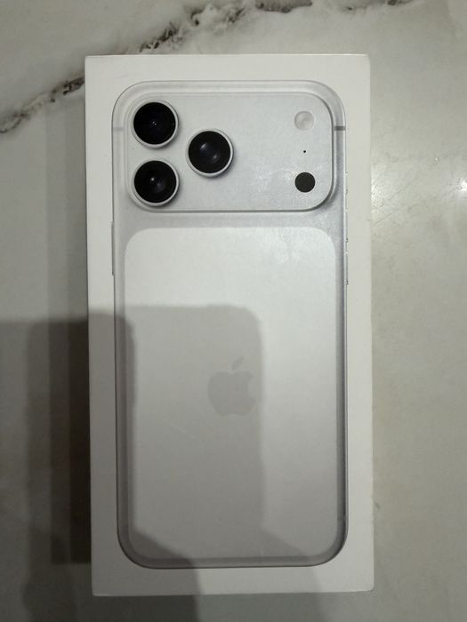 Iphone 17 Pro Max, Silver, 256 GB, sigilat.