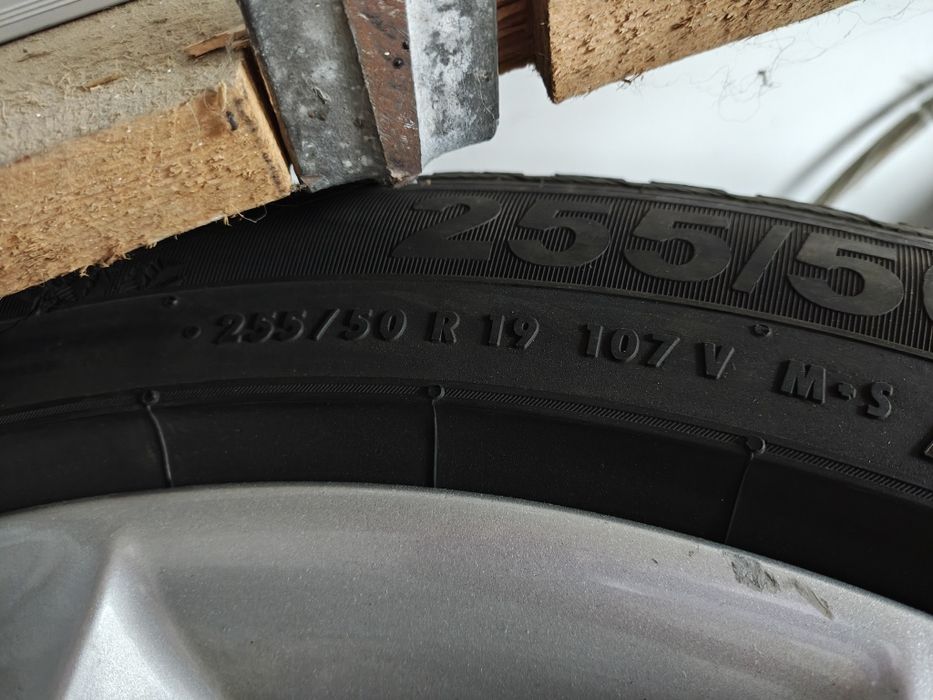 Vând roți /  jante oem BMW pe 19 cu anvelope iarna Semperit la bucata