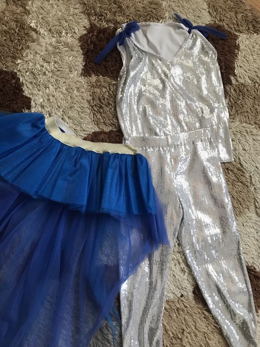 Красивый комплект в для девочки 6-7 лет