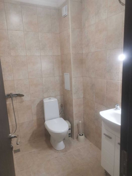 Дава се под наем Двустаен апартамент в Пловдив, Остромила - 62 кв.м за 190 € - Снимка #3