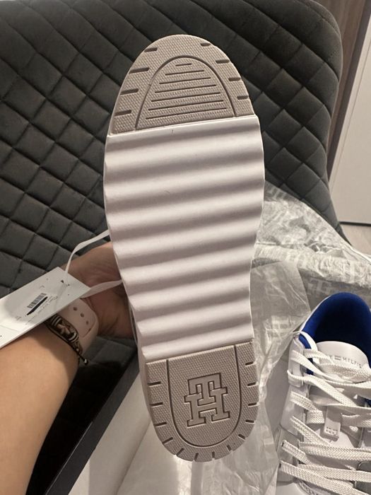 Дамски кецове Tommy Hilfiger