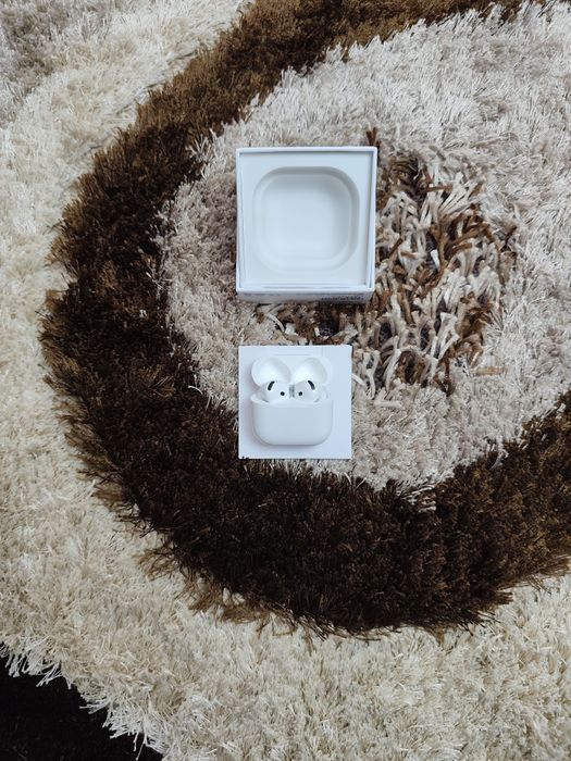 Vând AirPods 4 noi