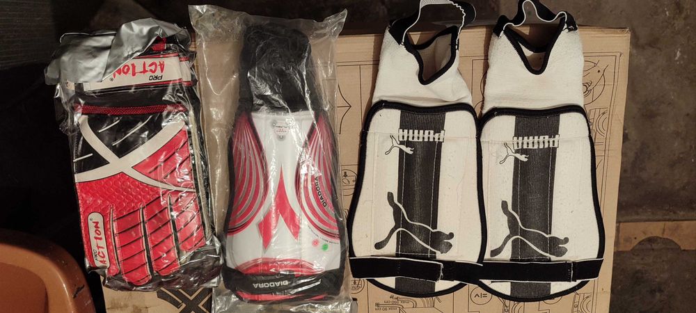 Вратарски ръкавици и кори