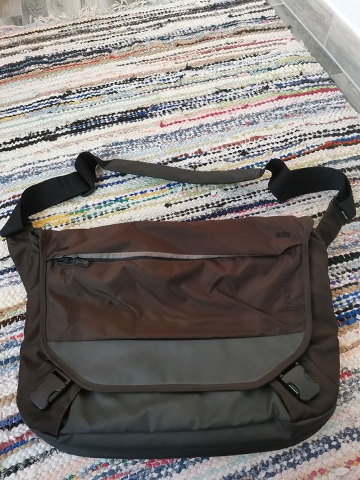 Vând geantă laptop