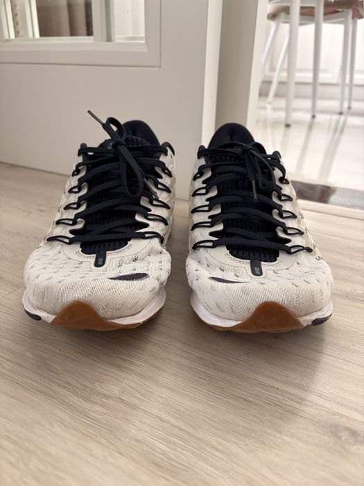 Продам мужские кроссовки Nike