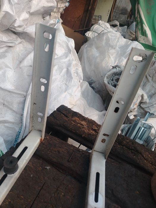 Стойка за климатик