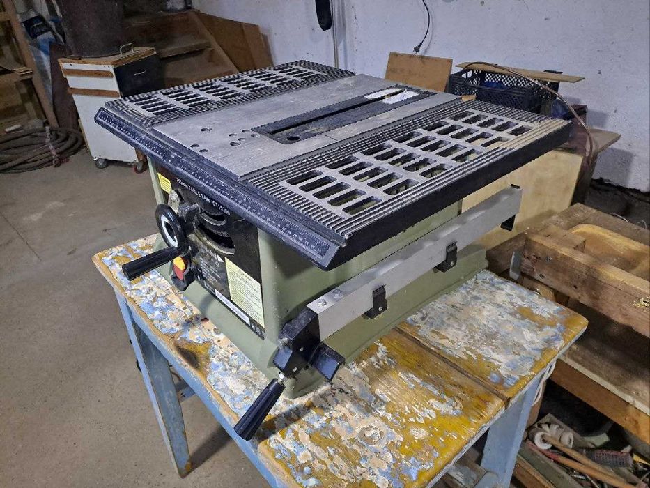 циркулярная пила CROWN 255 mm CT 15209