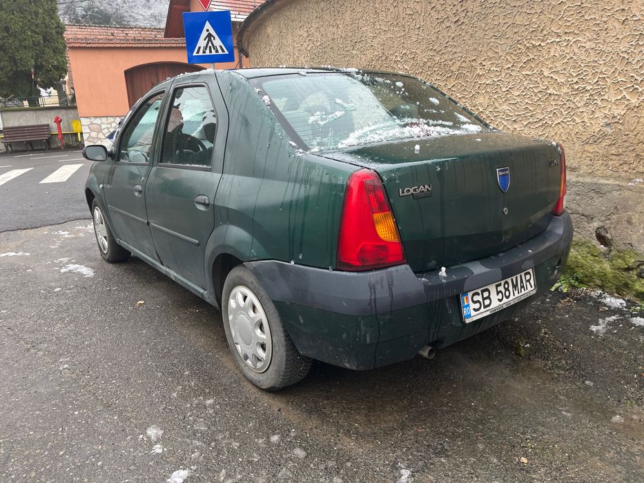 Vând Dacia Logan