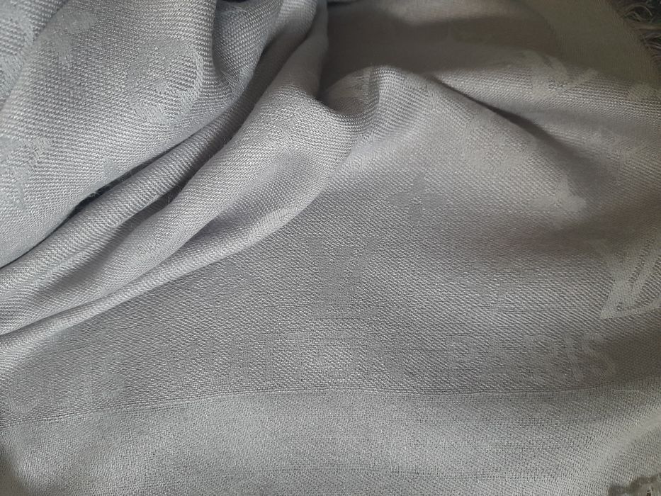 Sal mare Louis Vuitton, casmir/lana, 350 lei