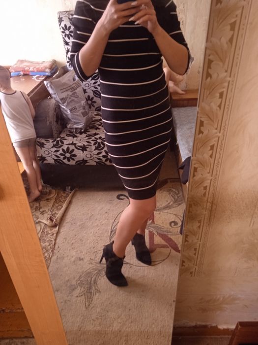 Продам женские платья