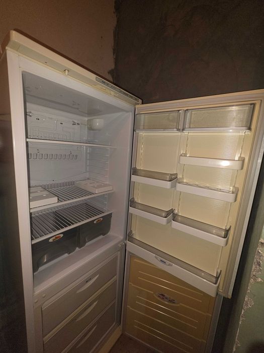 Продаётся холодильник Атлант