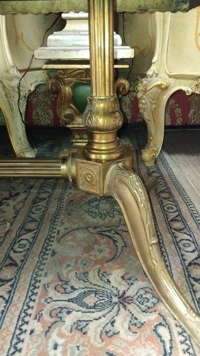 Холна маса мрамор и бронз