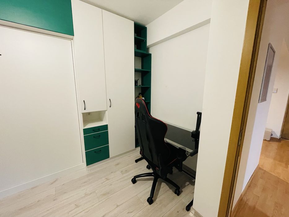 Vand apartament 2 dormitoare + living si bucatarie + parcare subterana in Complex Oaza