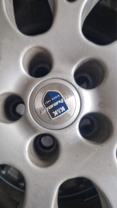 Карина , авенсиз , диски шинами