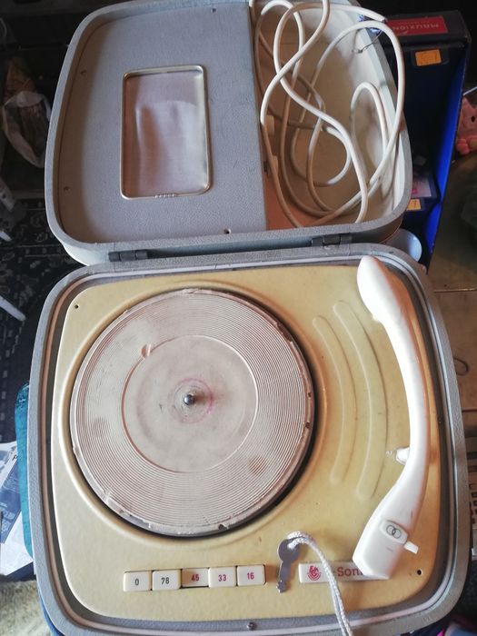 Стар немски грамофон в куфар Sonni