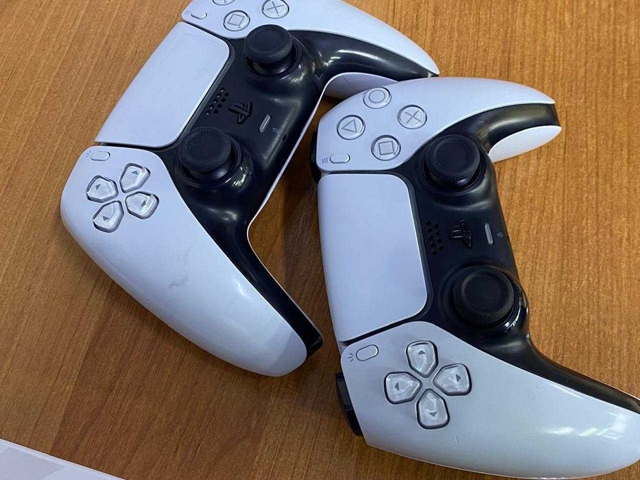 Sony PlayStation 5 2 Геймпада Rdr 2 WuKong