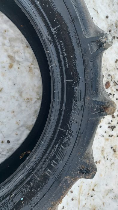 Шины на трактор.8 - 18