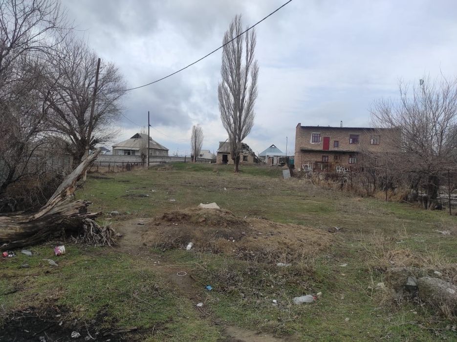 Қаланың ішінде жер сатылады